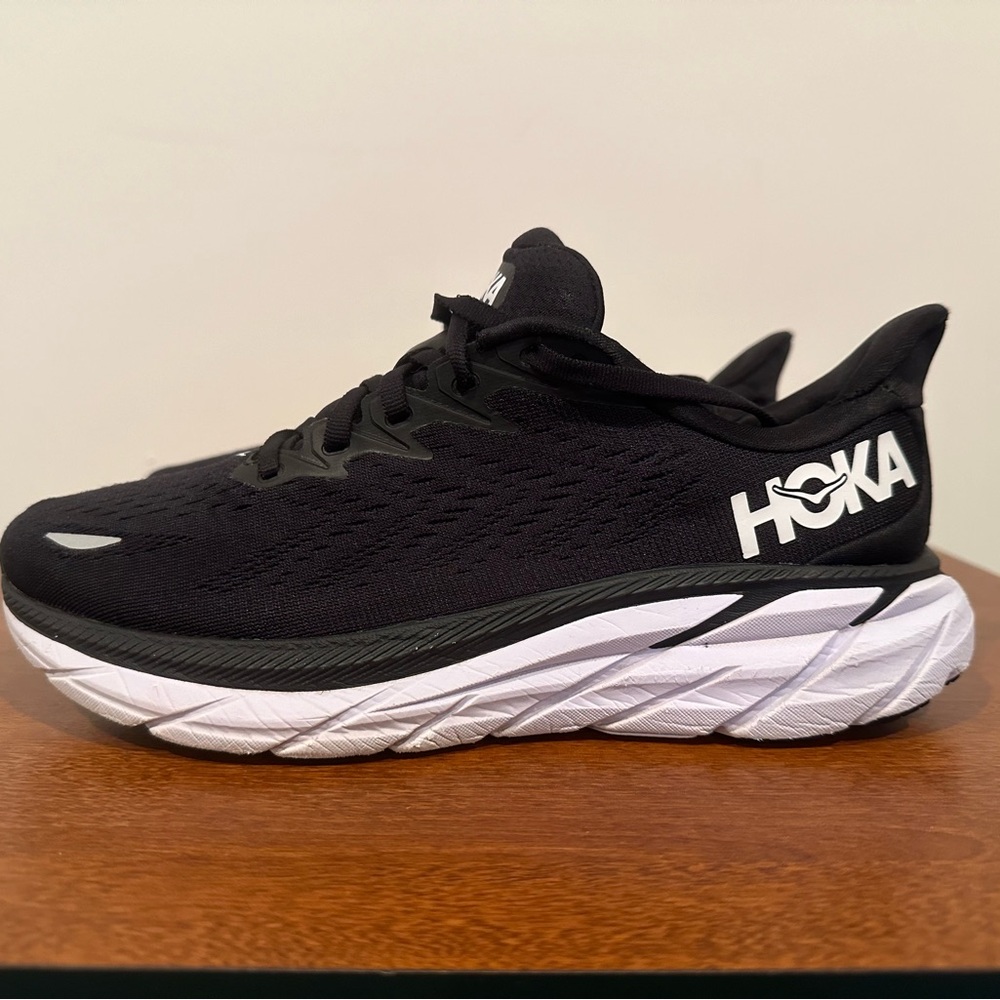 Hoka Clifton 8 Women Size 7 WIDE